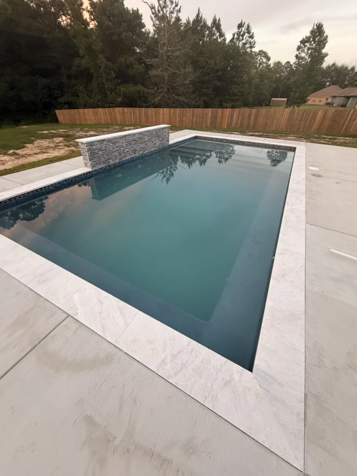 Raised wall pool during new build start-up